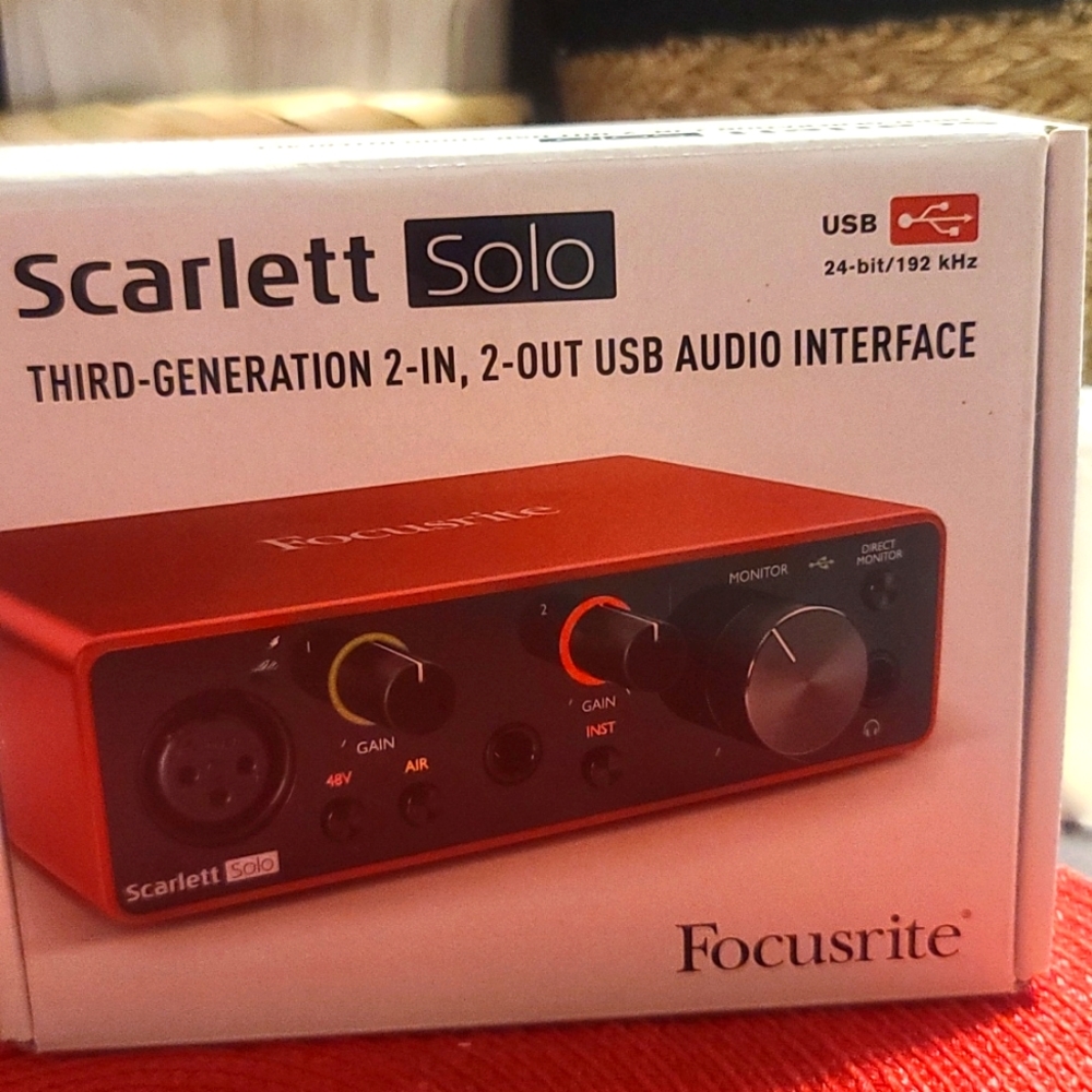 Scarlett solo third generation 2_in 2-out USB audio interface